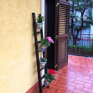 https://opuntia-delletna-bike-house.sicilyhotelsitaly.net